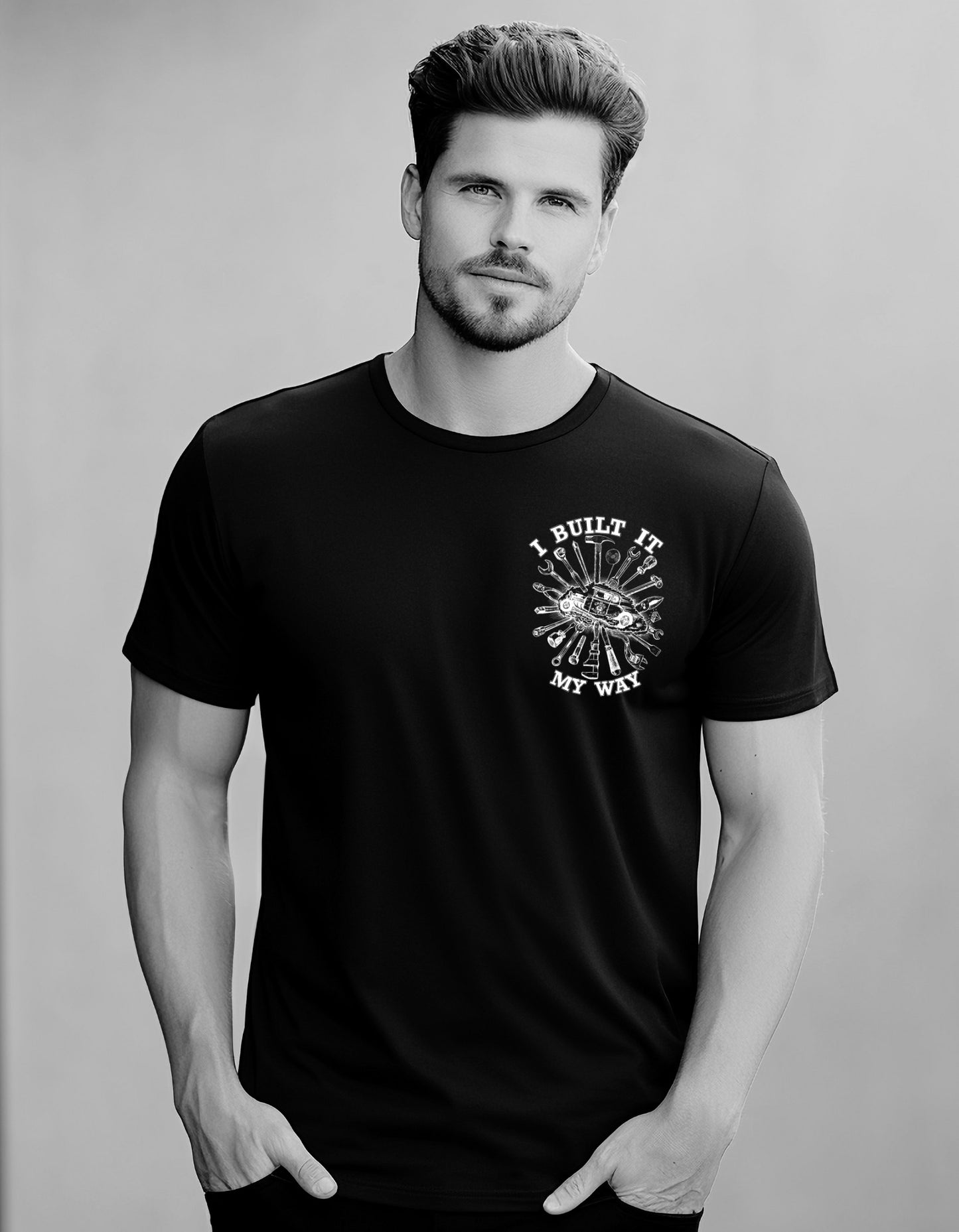 LO CONSTRUÍ A MI MANERA - Camiseta negra con bolsillos